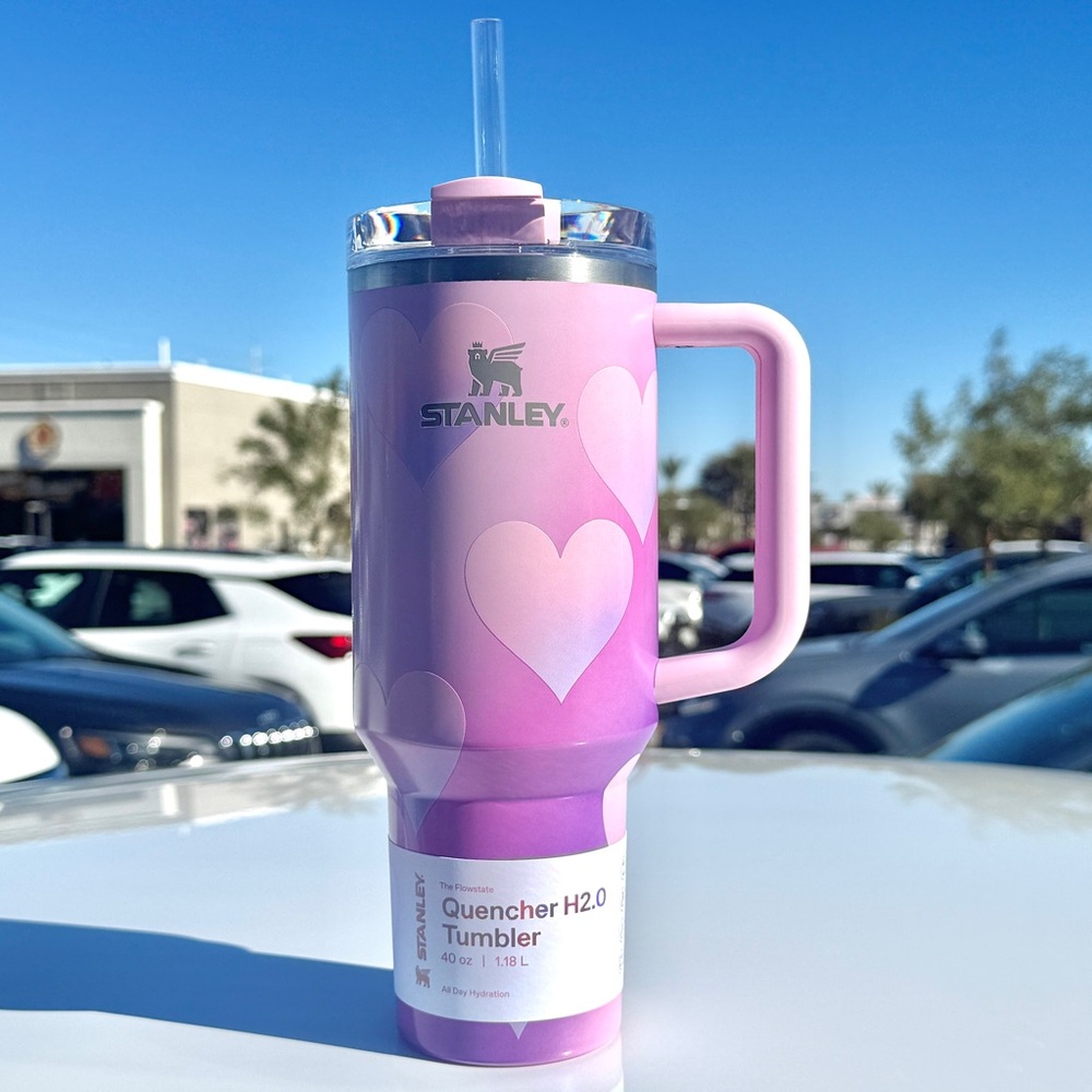 New Stanley Valentine’s Day Tumbler 40z Powder Pink Heart Gradient 💜🩷